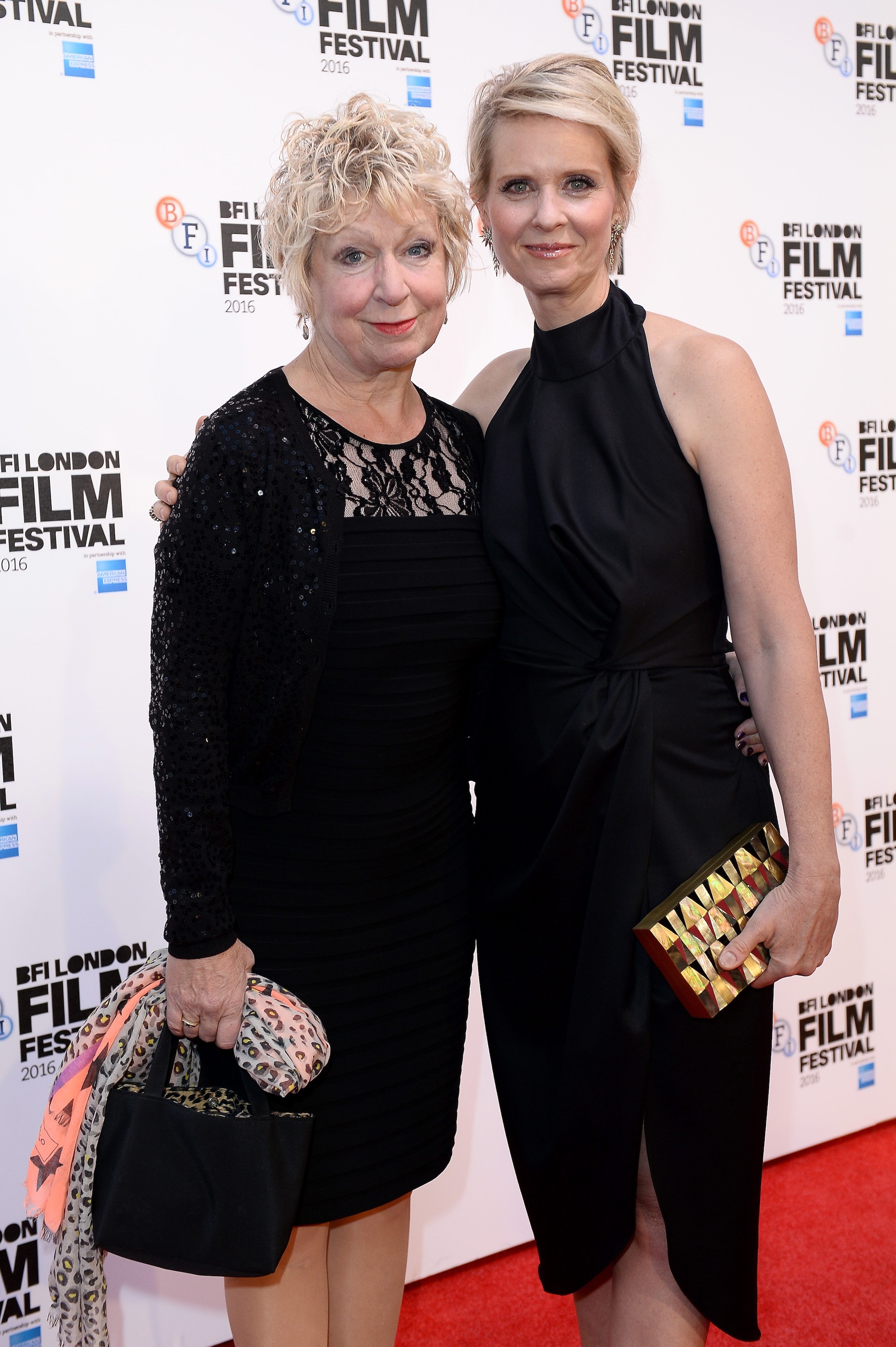 Joanna Bacon e l’attrice Cynthia Nixon partecipano alla proiezione in concorso del film A Quiet Passion durante la 60ª edizione del BFI London Film Festival