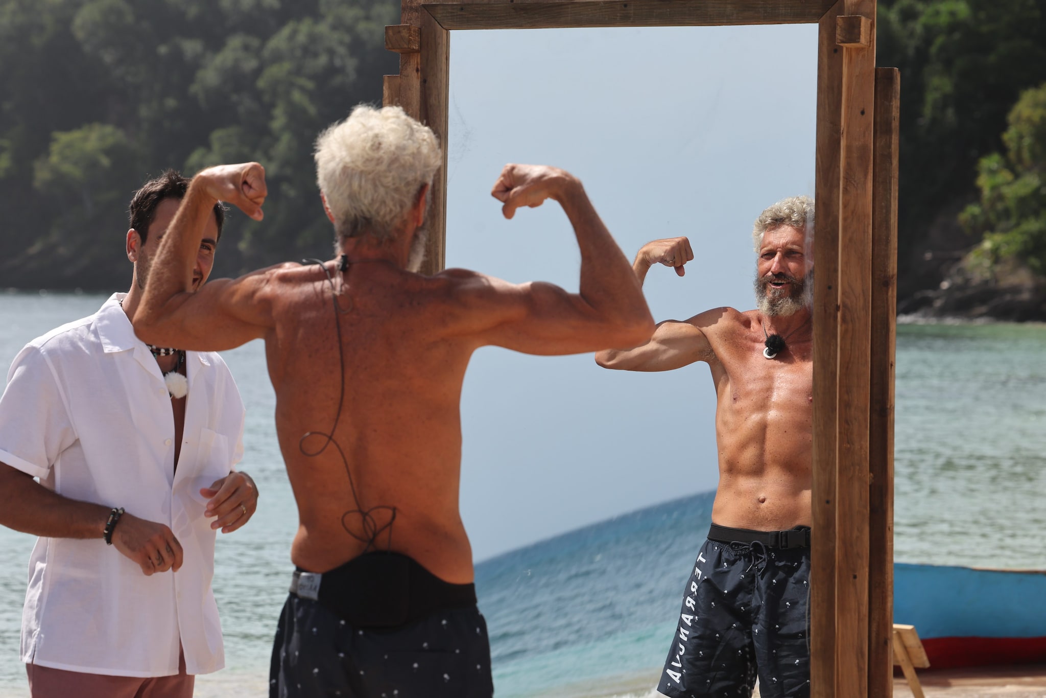 Omar Fantini alla prova dello specchio nell’ultima puntata. (Credits Ipa/Agency)