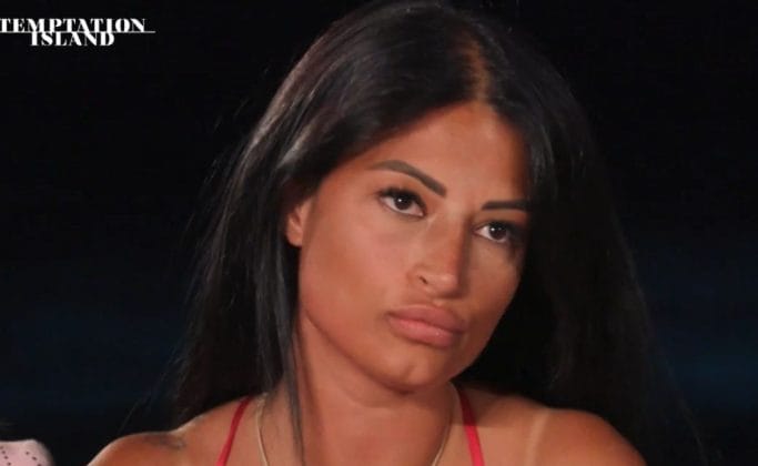 Alessia Pascarella: "Ho fatto un intervento di riduzione al seno. Avevo una quarta, ma piccolo è più elegante"