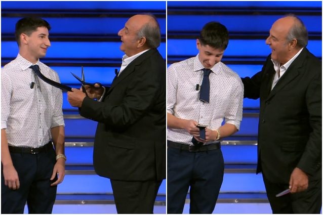 Perché Gerry Scotti ha tagliato la cravatta al campione de La ruota della fortuna