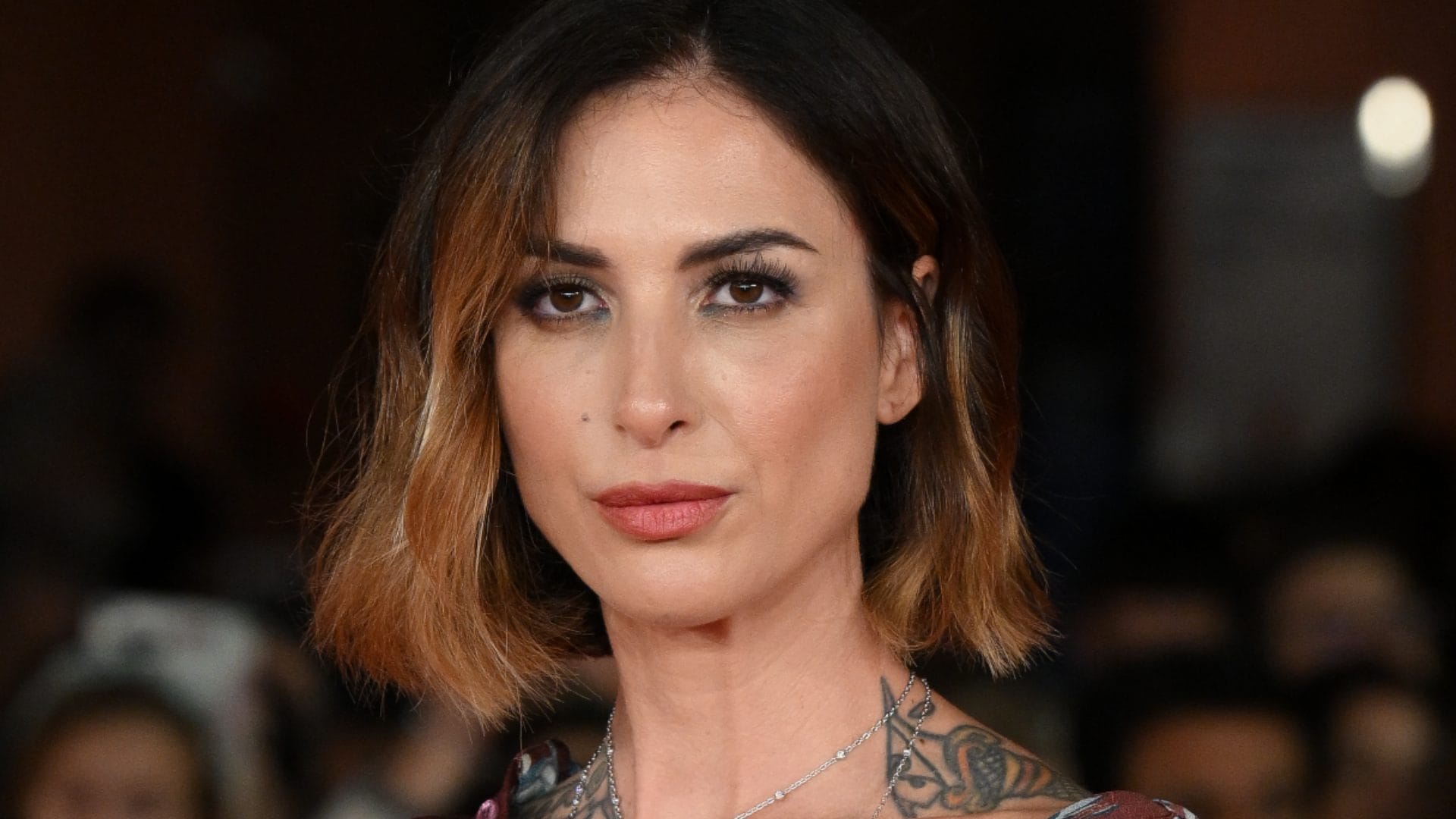 Ema Stokholma: "Non denunciai mia madre perché avevo paura, quando i lividi si vedevano non mi mandava a scuola"