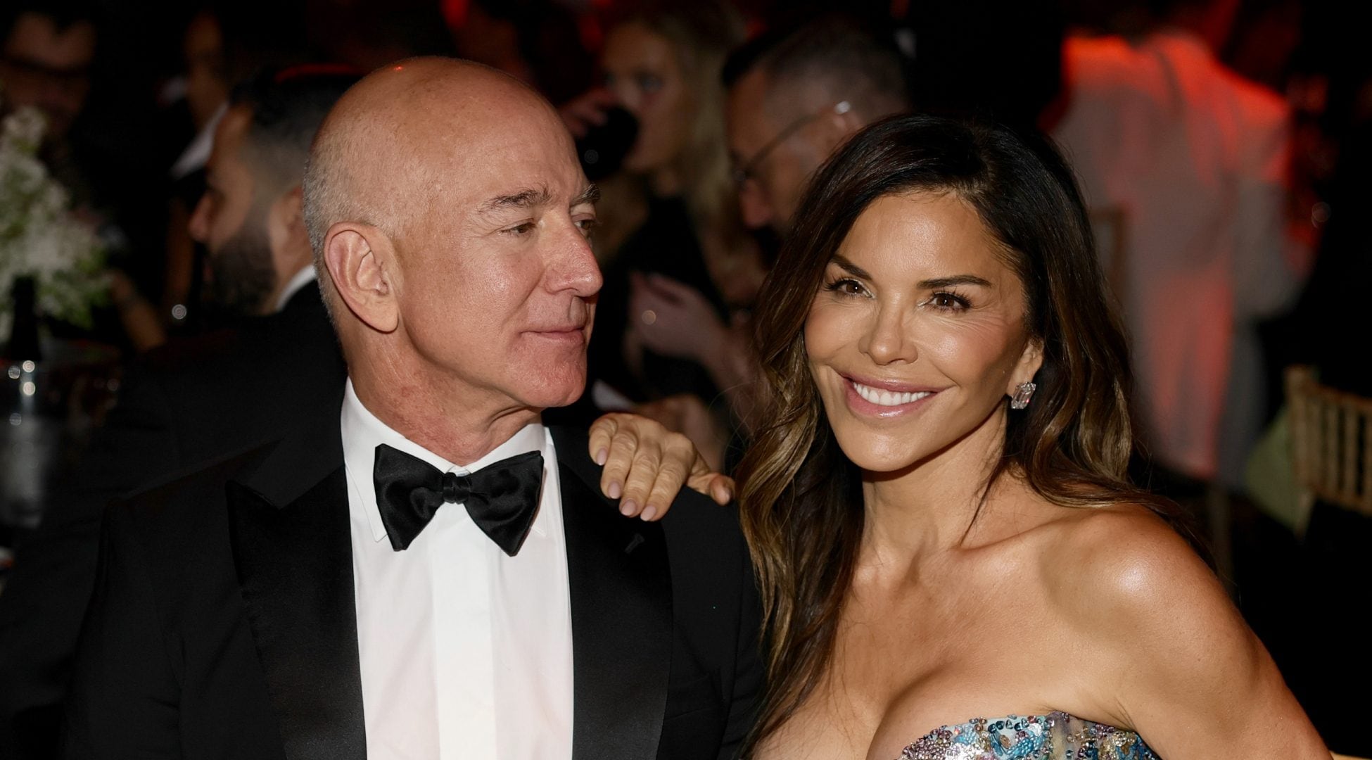 In caso di divorzio da Jeff Bezos, a Lauren Sanchez andranno “solo” 50 milioni di euro