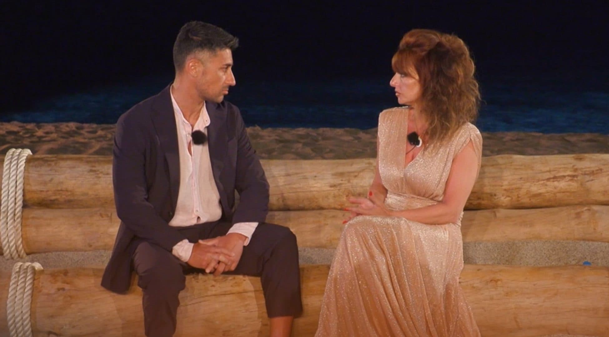 Temptation Island: Sonia Mattalia si scusa per colpe che non ha e permette ad Alessio di rifilarle un altro no