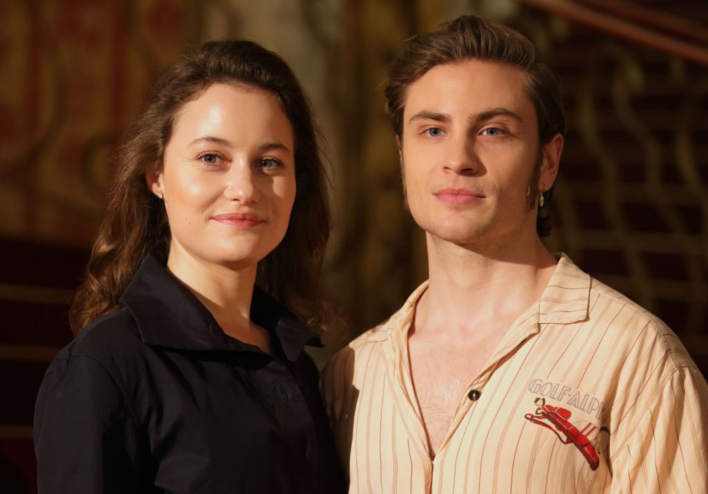 Dominique Devenport e Jannik Schümann alla premiere della second stagione