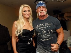 La figlia di Hulk Hogan rompe il silenzio sulla morte del padre: “Ci sono cose che non tornano”