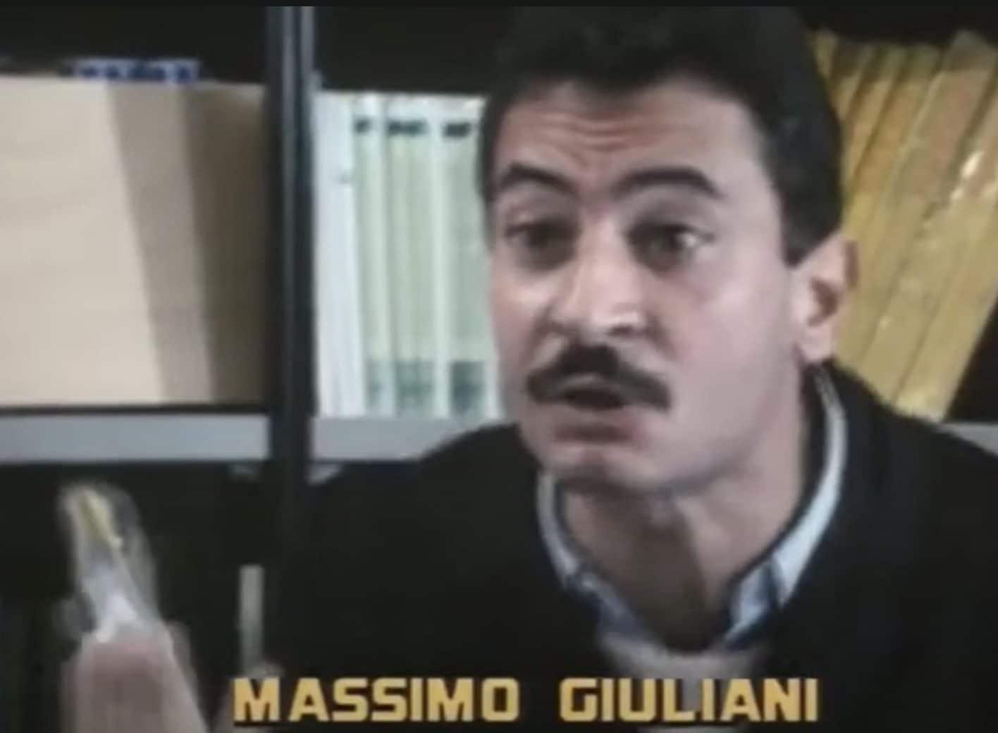 Giuliani in un frame de "I ragazzi della III C"