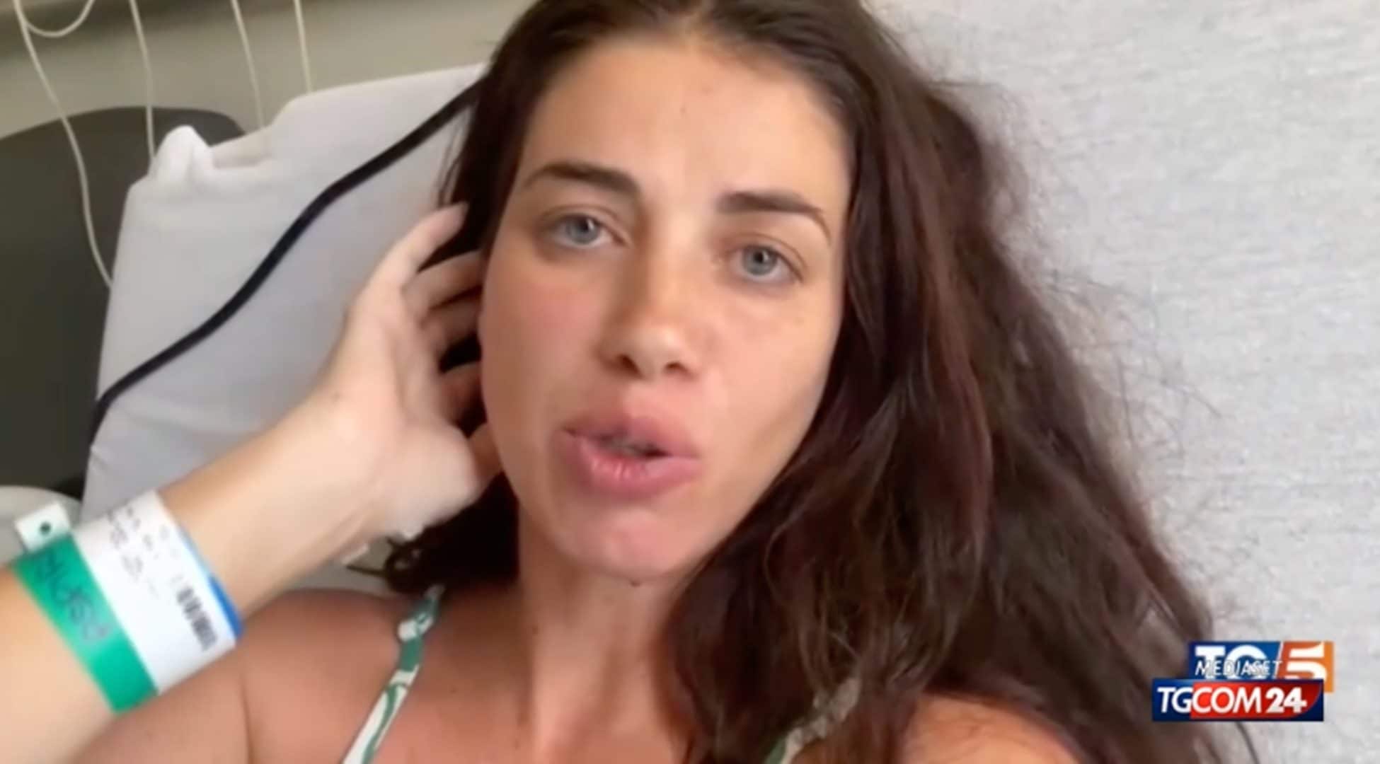 Eleonora Boi morsa da uno squalo: “Un film dell’orrore. Dopo il dolore fortissimo alla gamba, ero coperta di sangue”