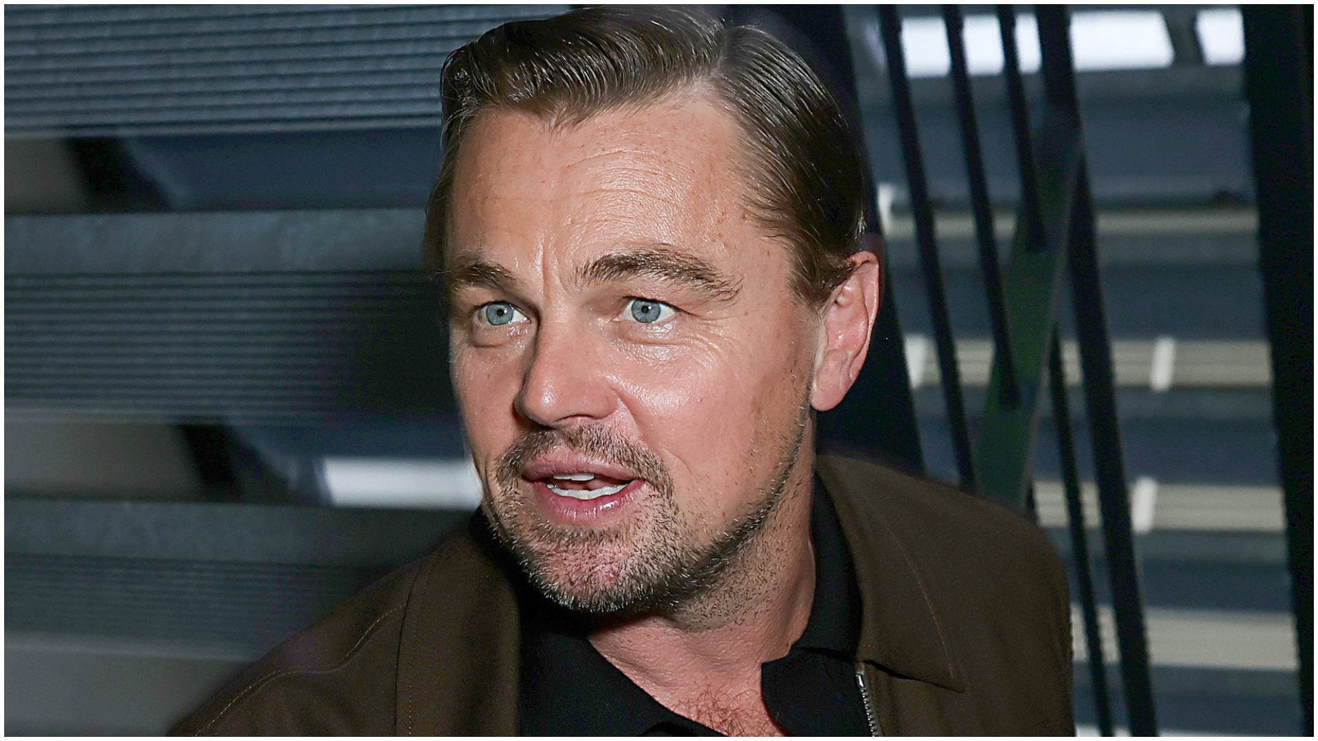 Il video di Leonardo DiCaprio fermato a un posto di blocco, gli agenti non lo riconoscono e gli chiedono i documenti