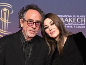 Monica Bellucci e Tim Burton annunciano la separazione: &#8220;Con grande rispetto e affetto reciproco&#8221;