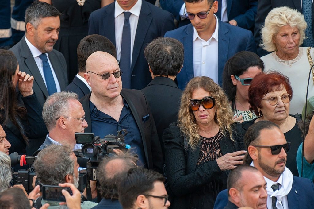 Alessandro e Tiziana Baudo ai funerali di papà Pippo