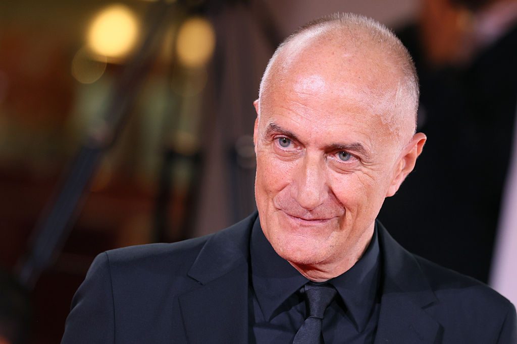 Stefano Sollima: "Il Mostro su Netflix racconta quella misoginia e mascolinità tossica che miete vittime ogni giorno"