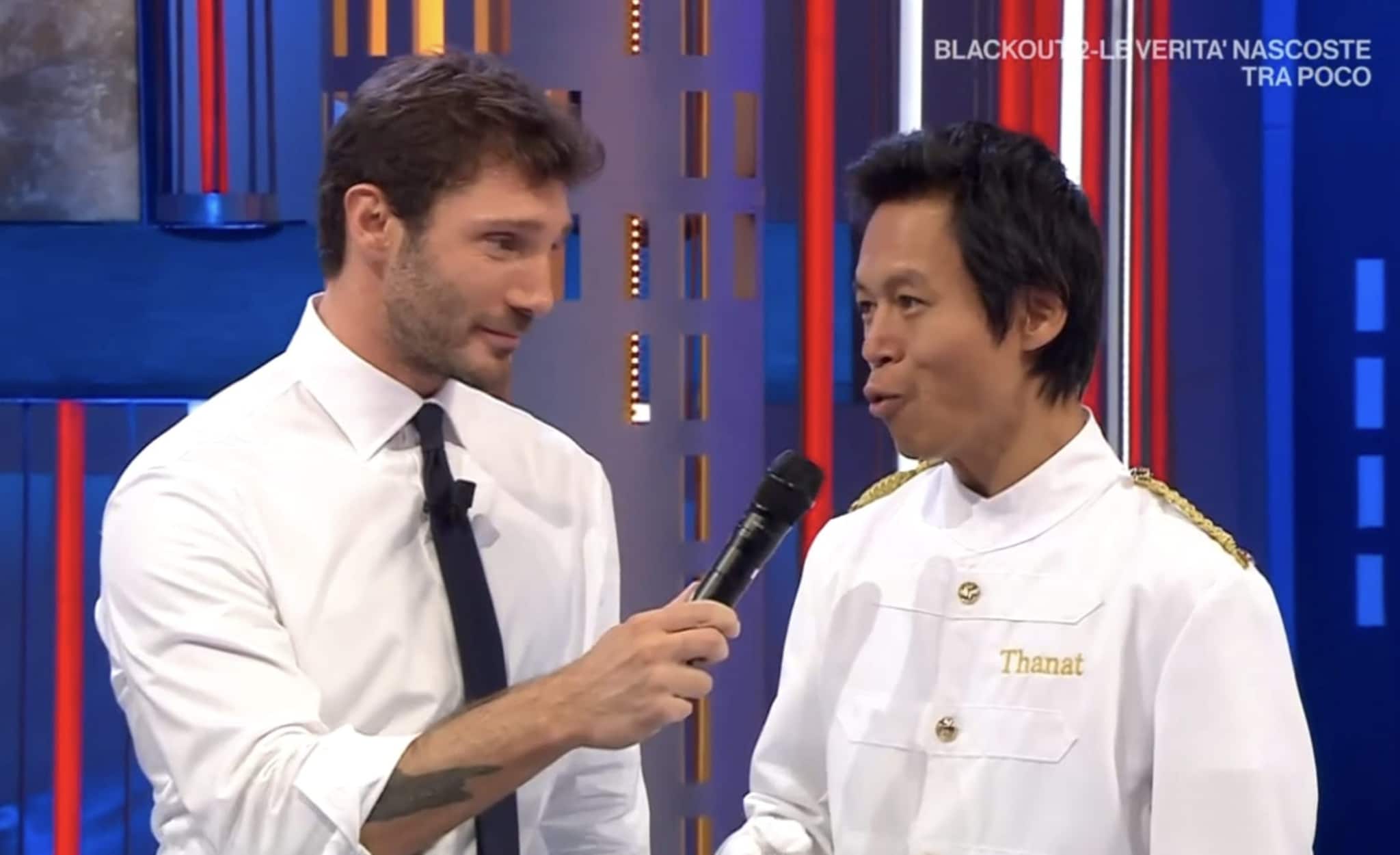Thanat un anno fa, vestito da domestico