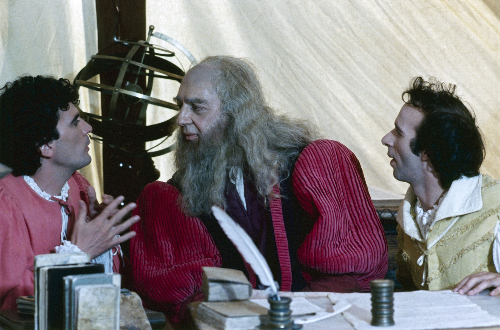 Massimo Troisi, Paolo Bonacelli e Roberto Benigni in Non ci resta che piangere.