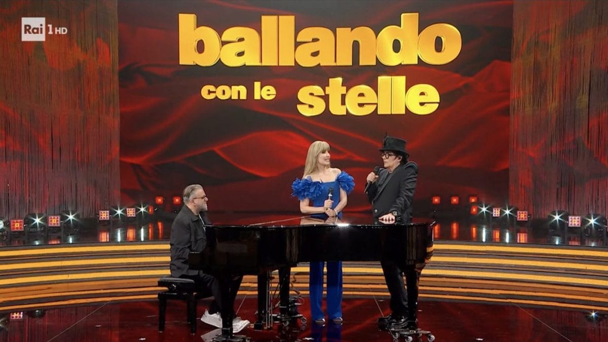 Milly Carlucci con Renato Zero, ballerino per una notte
