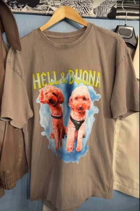 La tshirt di Alessandro Cattelan in Benvenuti nell’AI