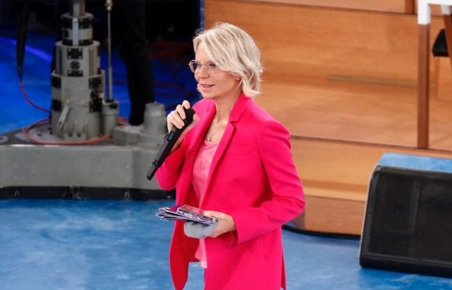 Anticipazioni Amici 25, puntata del 2 novembre: un assente e un allievo a rischio eliminazione