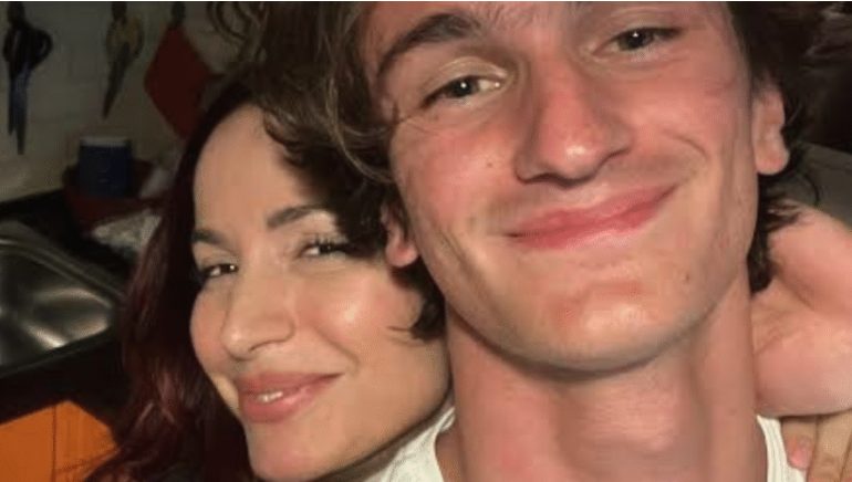 Lutto per Andrea Delogu, è morto il fratello Evan a 18 anni in un incidente in moto