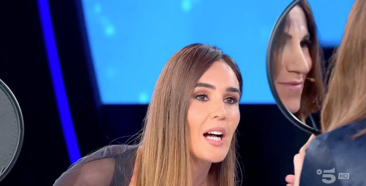 "Tu Pier Silvio Berlusconi in cucina non lo trovi": Silvia Toffanin gelosa del marito sfida De Lucia a This is me