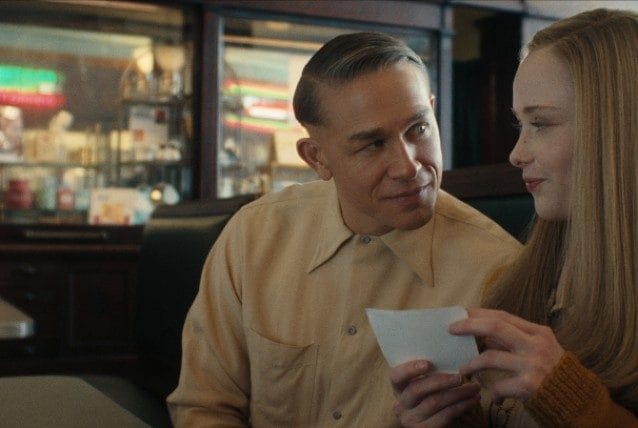 Charlie Hunnam e Suzanna Son in Moster ovvero Ed Gein e Adeline Witkins