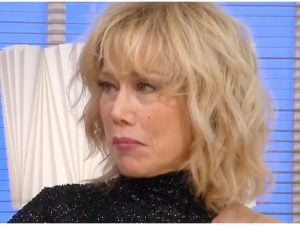 Il trauma di Nancy Brilli: &#8220;Non ho parlato per 2 anni, mi portarono al cimitero per mostrare la pagella alla mamma&#8221;