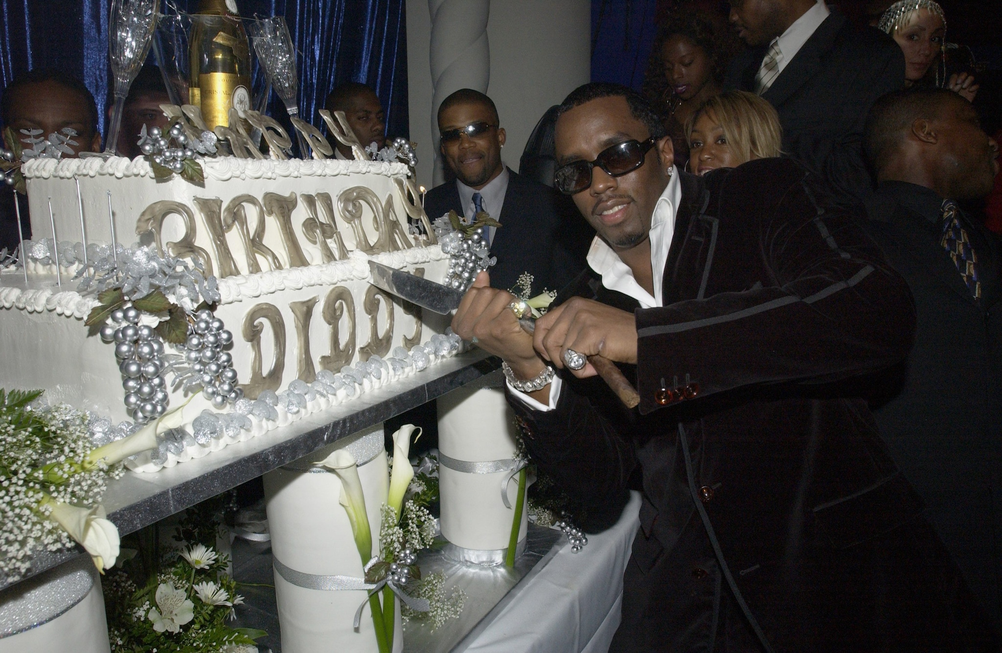 Diddy compie 56 anni in carcere: dallo champagne ai fagioli, l’ex re dell’hip hop ora festeggia con la mensa