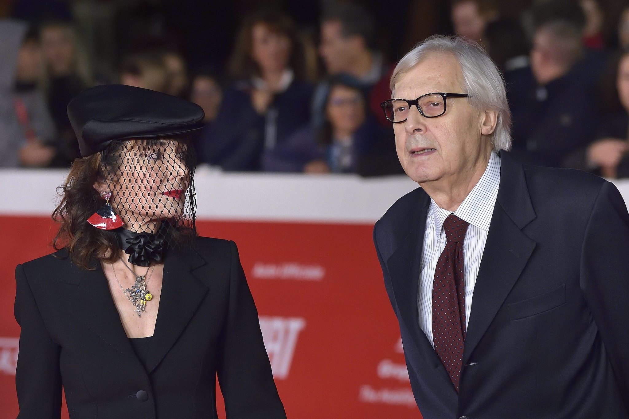 Elisabetta Sgarbi parla per la prima volta del fratello Vittorio: "Ho sofferto molto, ma lo amo un po' di più"