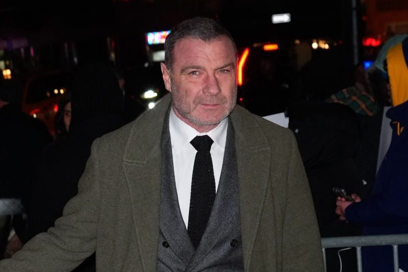 Liev Schreiber in ospedale per accertamenti: il forte mal di testa, le ipotesi e la richiesta di esami