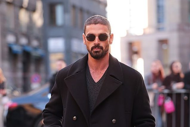 Michele Morrone: "Sto scrivendo un film su mio padre malato di Alzehimer, è scomparso vent'anni fa"