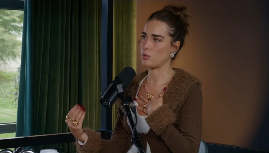 Clara torna a parlare del gossip sul flirt con Fedez: "Ero fidanzata, mi diede fastidio"