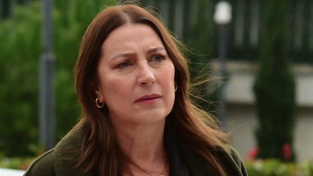 Tradimento, anticipazioni 21 novembre: Guzide cerca il video che incastra Tarik