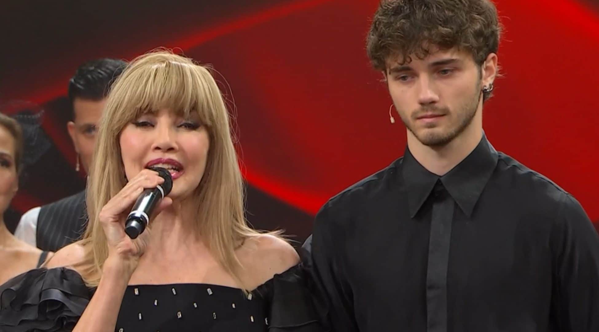 Andrea Delogu assente a Ballando con le stelle, le lacrime nella voce di Milly Carlucci: “Ti aspettiamo”