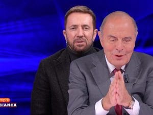 Scanzi vs Vespa, lo scontro in tv degenera: &#8220;Abbi pazienza lo dici a tuo figlio, sei patetico quando difendi la Meloni&#8221;