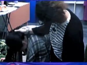 Donatella Mercoledisanto ha davvero afferrato Francesca, tirandole i capelli: il video svelato dal GF