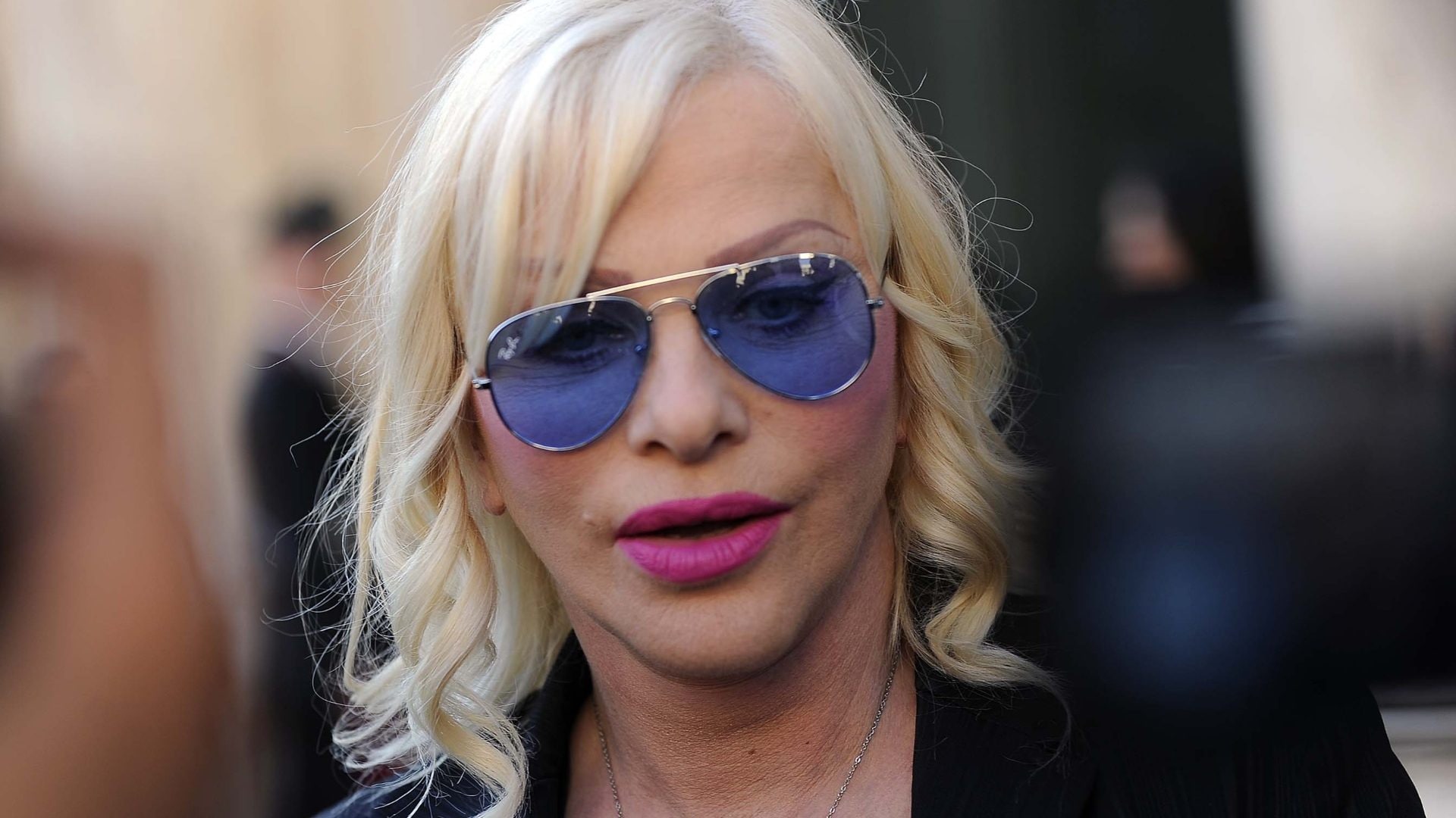 Lutto per Ilona Staller, è morto il fratello Franky: "Aiutò Cicciolina a 'rapire' il figlio Ludwig, è distrutta"