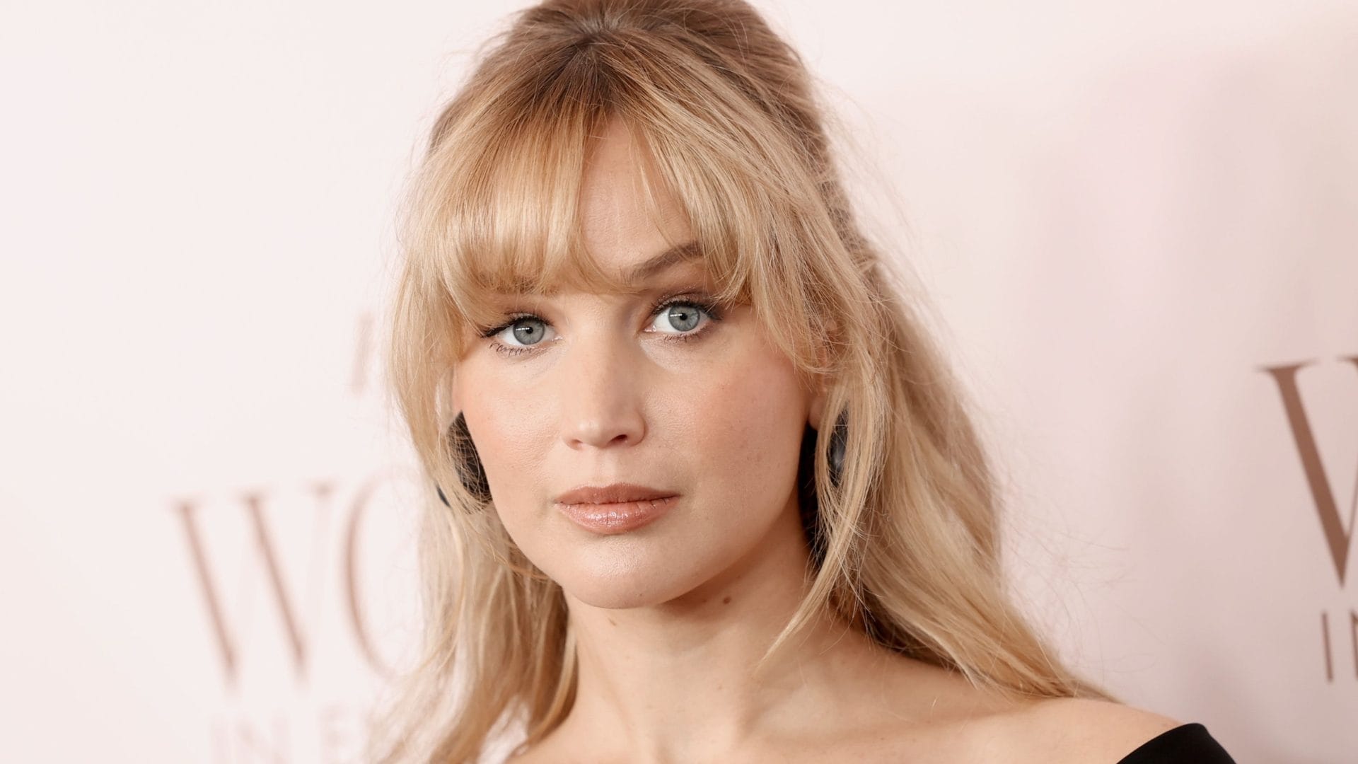 Jennifer Lawrence: "Alle madri vengono fatte richieste impossibili, non si accetta che siano imperfette"