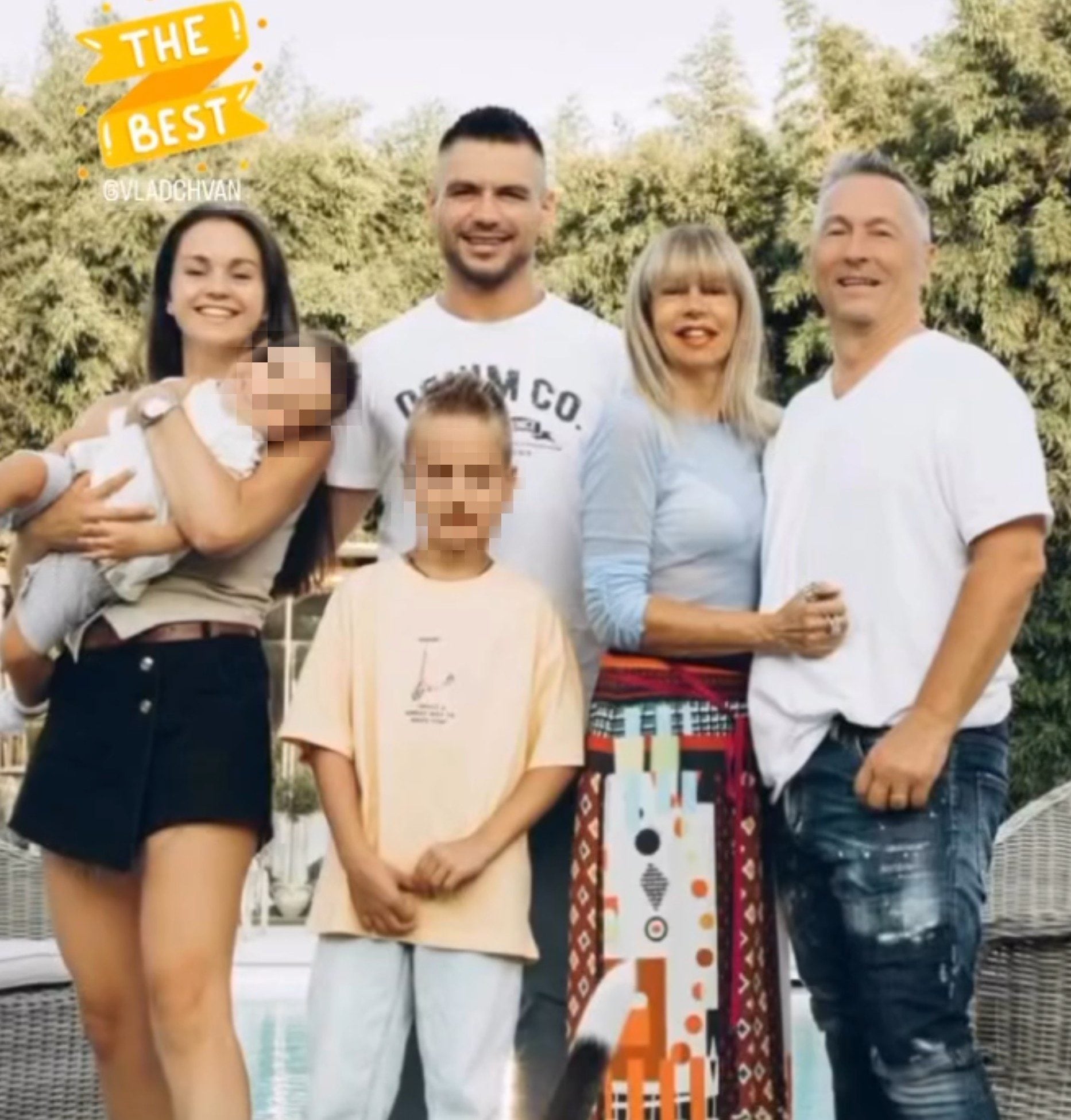 Paolo e Deanna Belli insieme al figlio Vladik, alla nuora Ilona Chvan e ai nipotini Damir e Ratmir