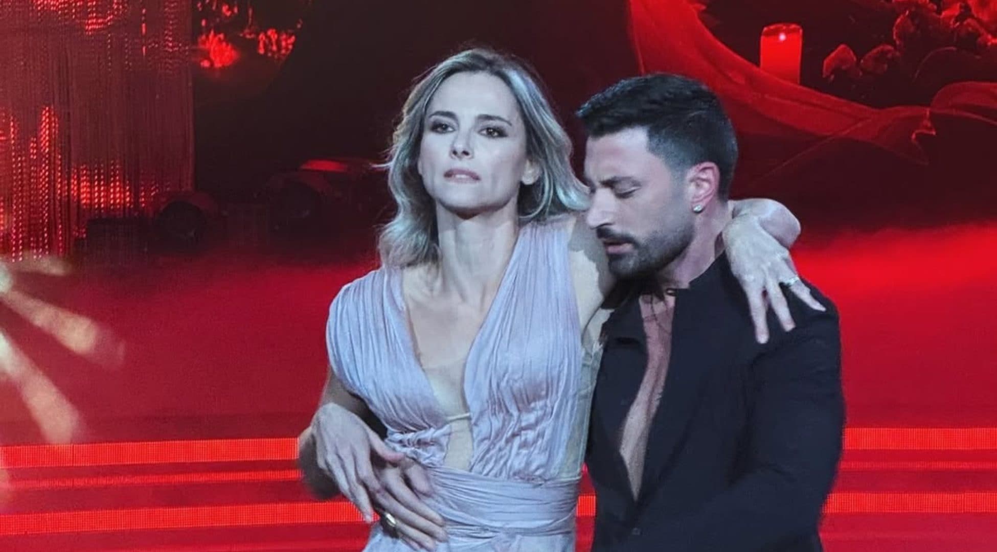 Il Sun accusa Giovanni Pernice di avere toccato Francesca Fialdini contro la sua volontà: interviene Carolyn Smith