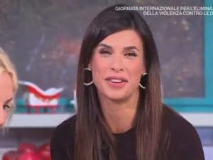 Com’è nato il “pollo alla piastra di Elisabetta Canalis”: l’ex velina racconta che la scoprì sui social