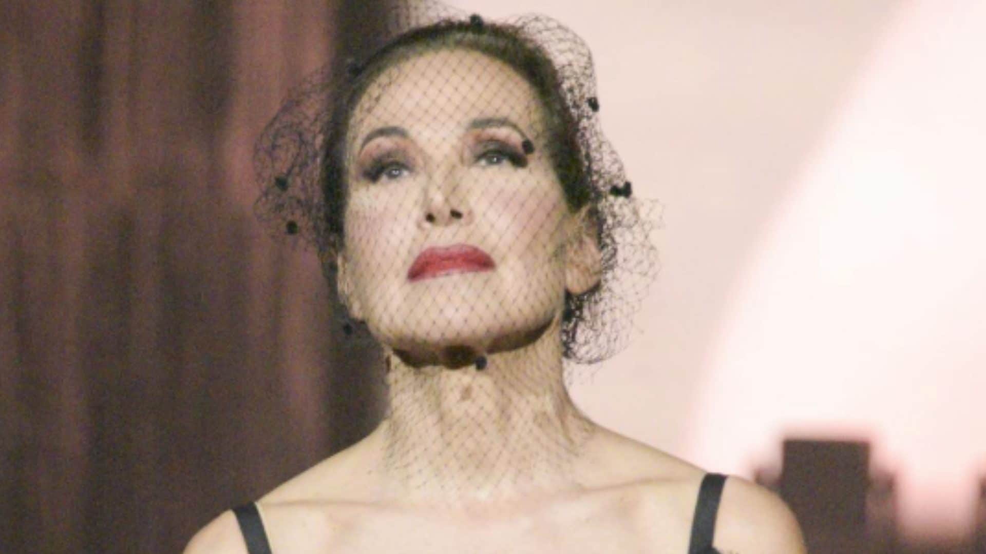 Come sta Barbara D'Urso dopo l'infortunio a Ballando, la foto del referto sui social: cosa ha deciso il medico