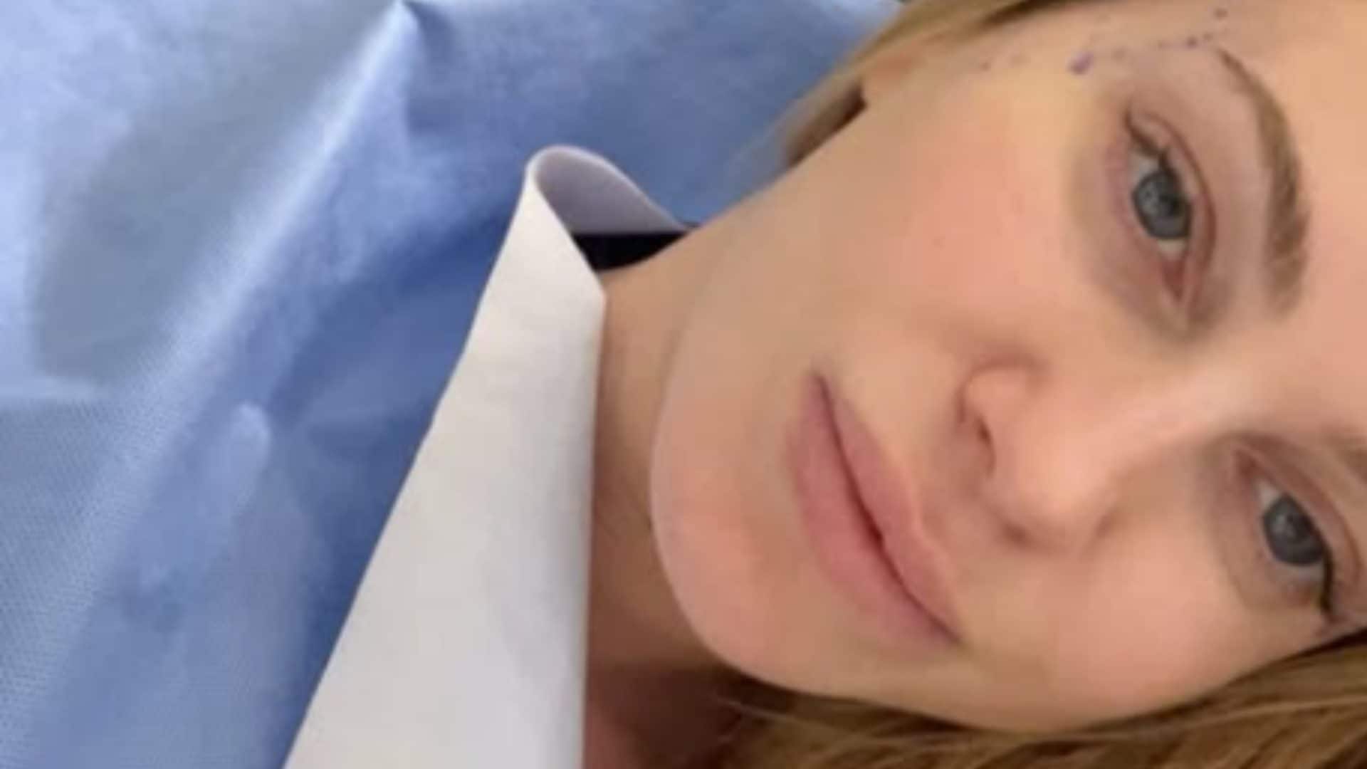 Taylor Mega e la foto in ospedale dopo un intervento: "Mi sono fatta mettere un po' di grasso alla tempia"