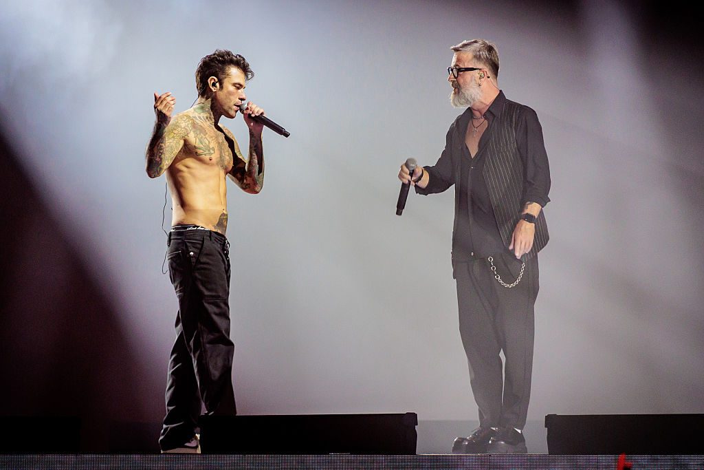 Fedez e Masini assenti all'Ariston per la foto di rito con i Big: "Hanno posato da soli, non hanno incontrato nessuno"