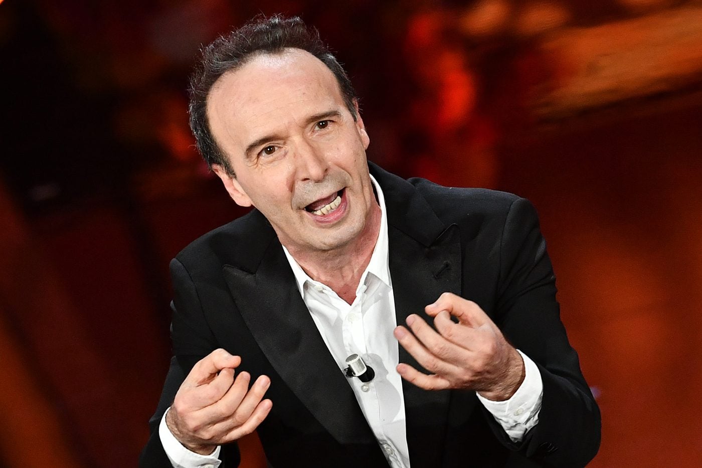 Roberto Benigni stasera su Rai 1 racconta Pietro - Un uomo nel vento: cosa vedremo in tv
