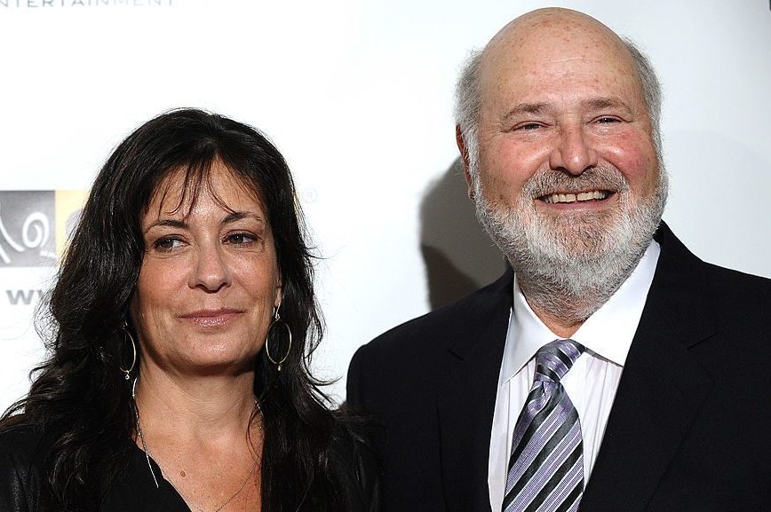 Rob Reiner e la moglie sono morti in pochi minuti, i dettagli nel certificato di morte