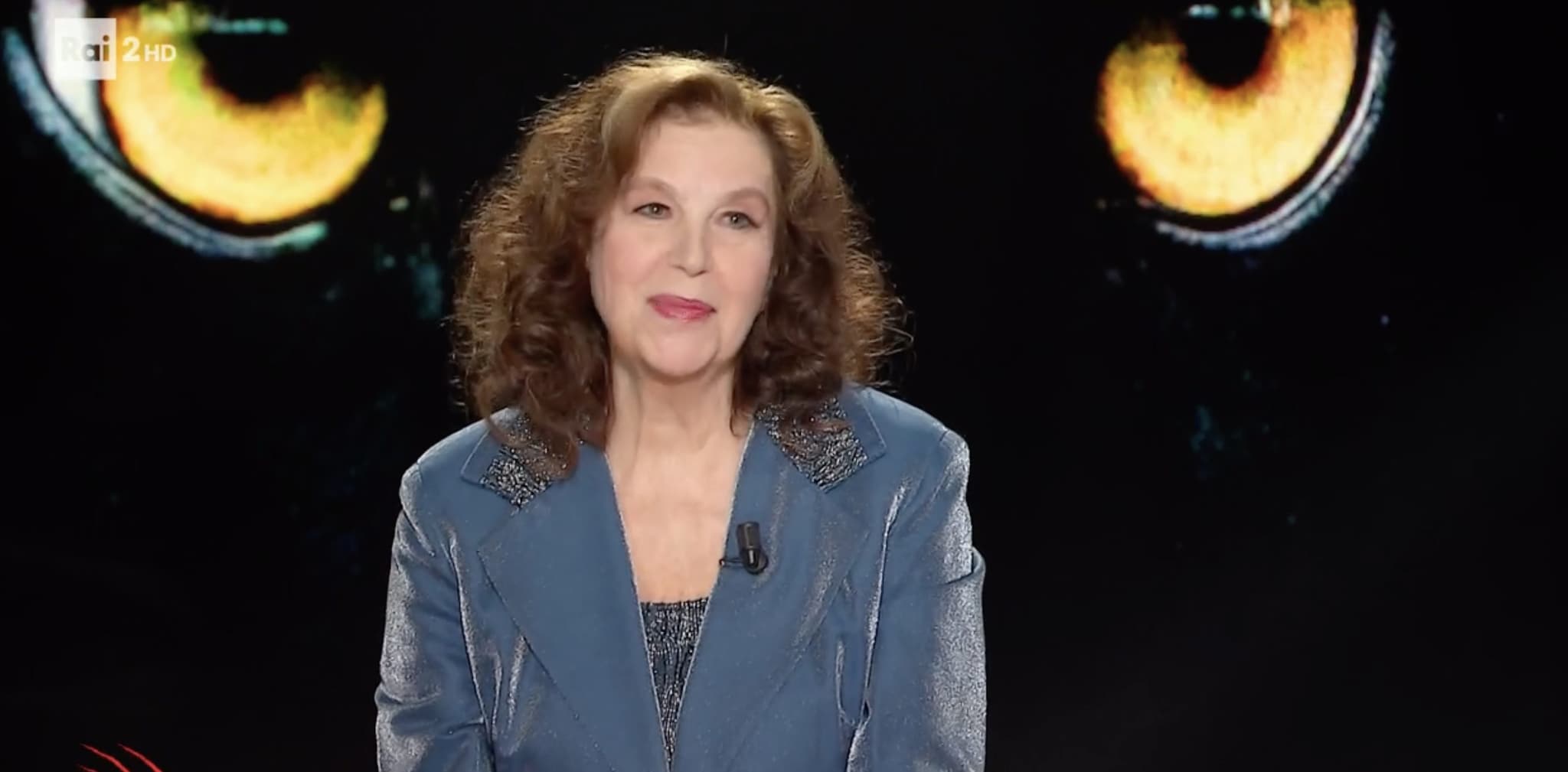 Stefania Sandrelli: "Non porto gli slip sul set, mi danno fastidio. Gino Paoli non tentò il suicidio per me"