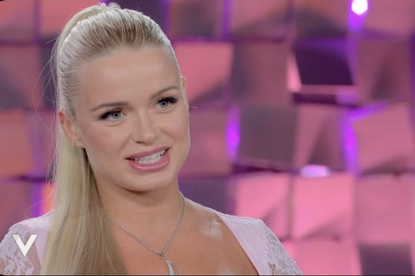 Mercedesz Henger racconta la gravidanza difficile: "Ho avuto un'infezione all'appendice, mi sono spaventata"