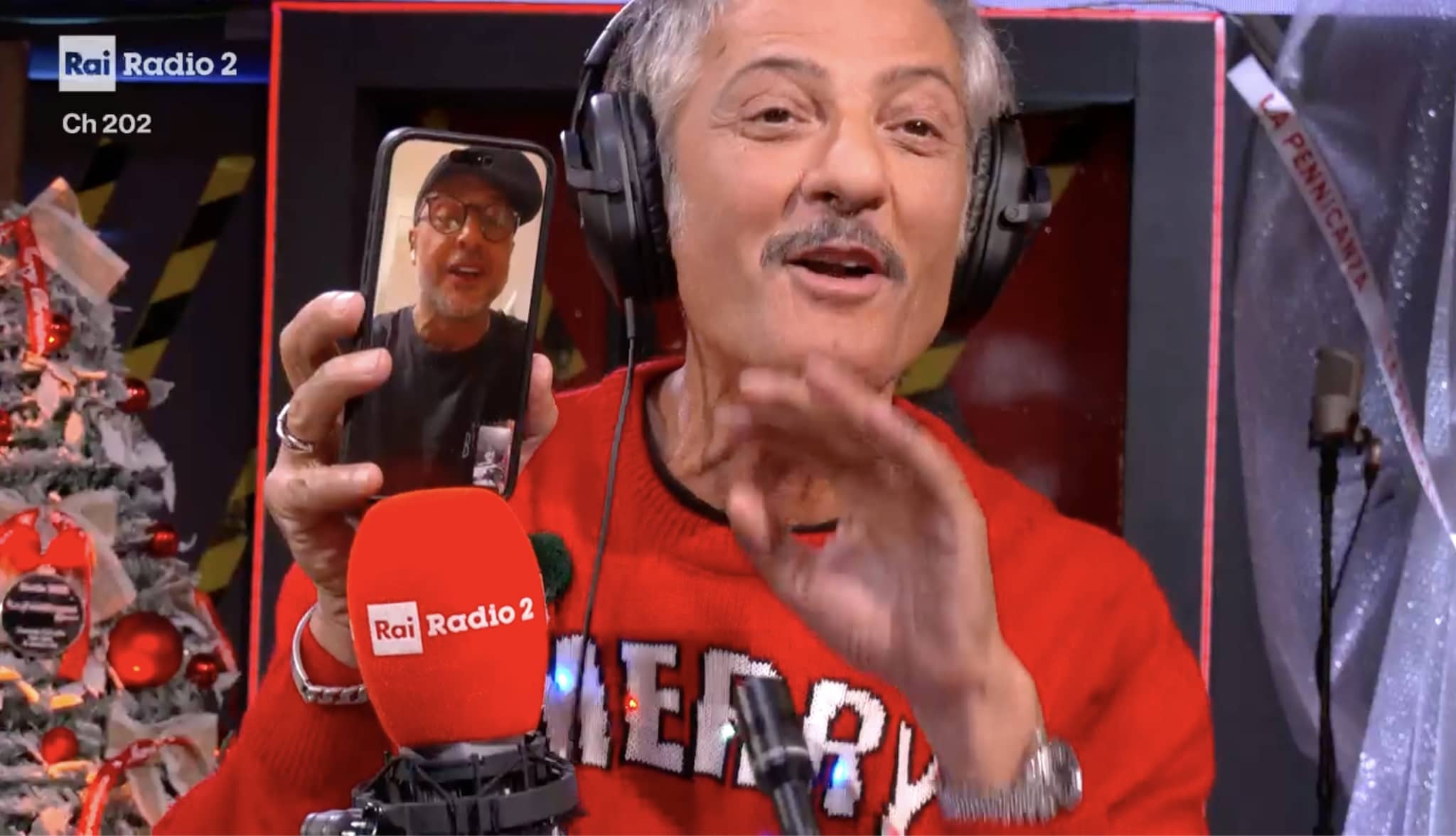 Fiorello chiama Corona e spunta il figlio Thiago: "Mi ha detto che vuole fare il provino per il Grande Fratello VIP"