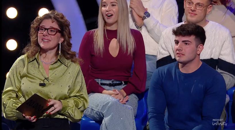 Fortuna nuova campionessa di La ruota della fortuna, segue il consiglio del figlio e vince: il finale in lacrime