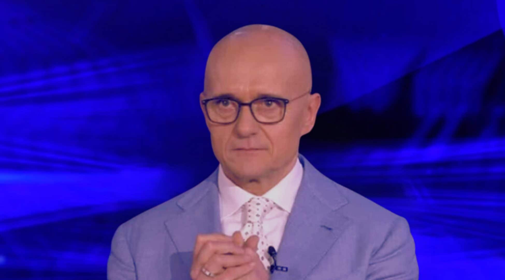 Alfonso Signorini lascia il Grande Fratello Vip? Cosa succede a Mediaset dopo le accuse di Corona