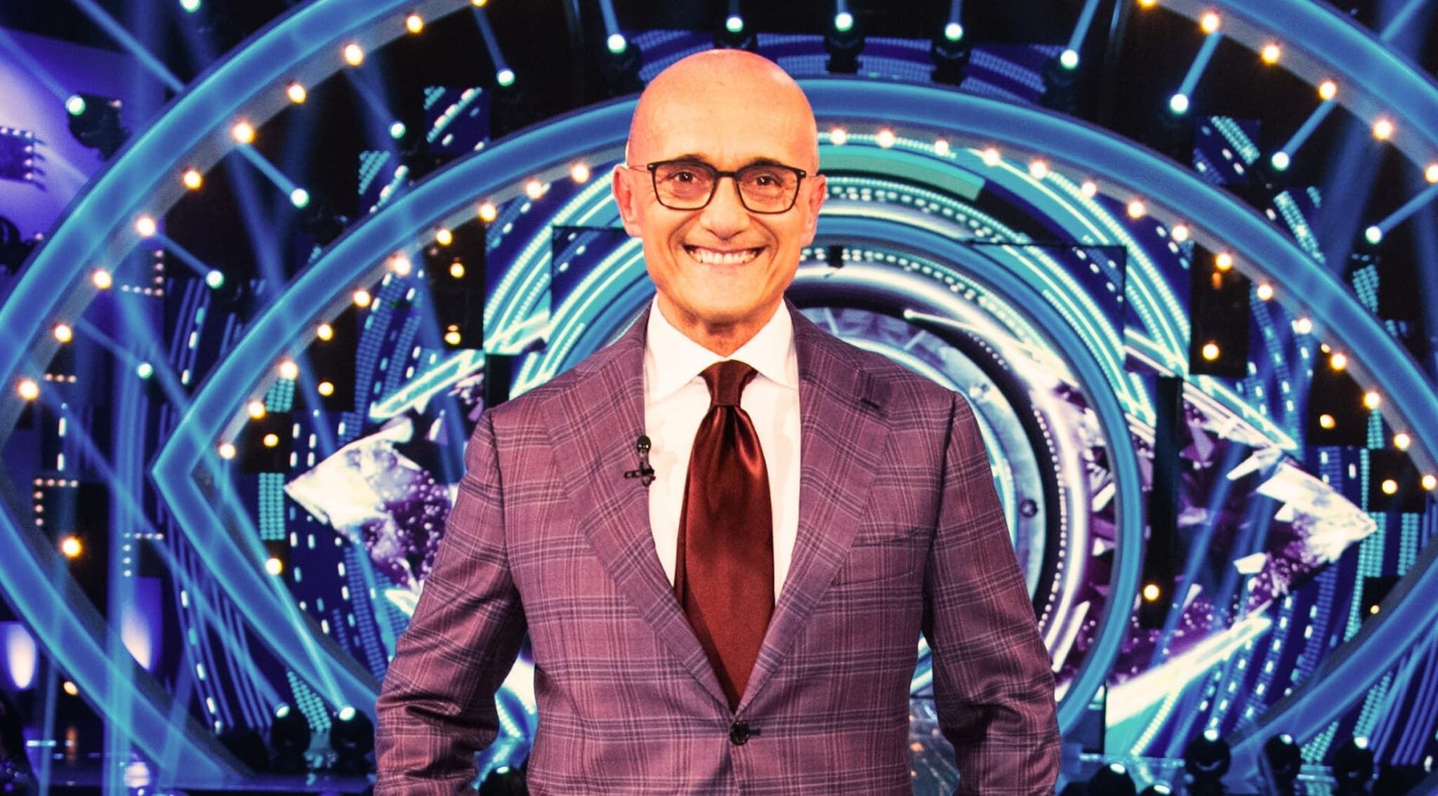 Caso Signorini, Mediaset sceglie ancora il silenzio: gli scenari sul futuro del conduttore del GF