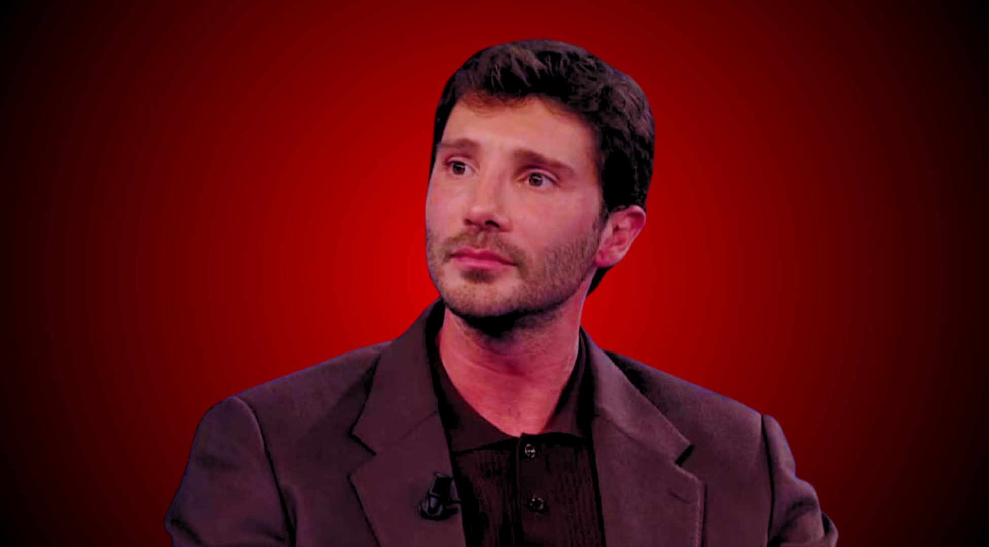 Stefano De Martino vuole portare Affari Tuoi a Milano, avrebbe detto: "Voglio stare più vicino a mio figlio"